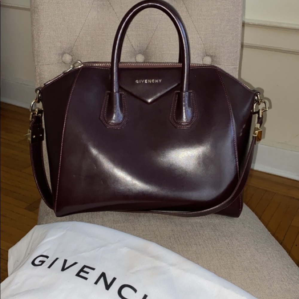 Givenchy Medium Antigona tote
